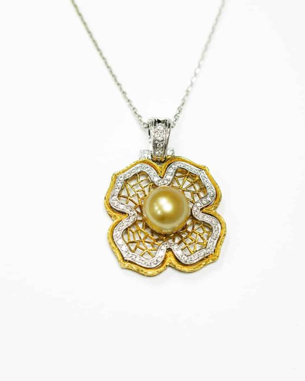 Vintage Medallion Italian Silver Necklace